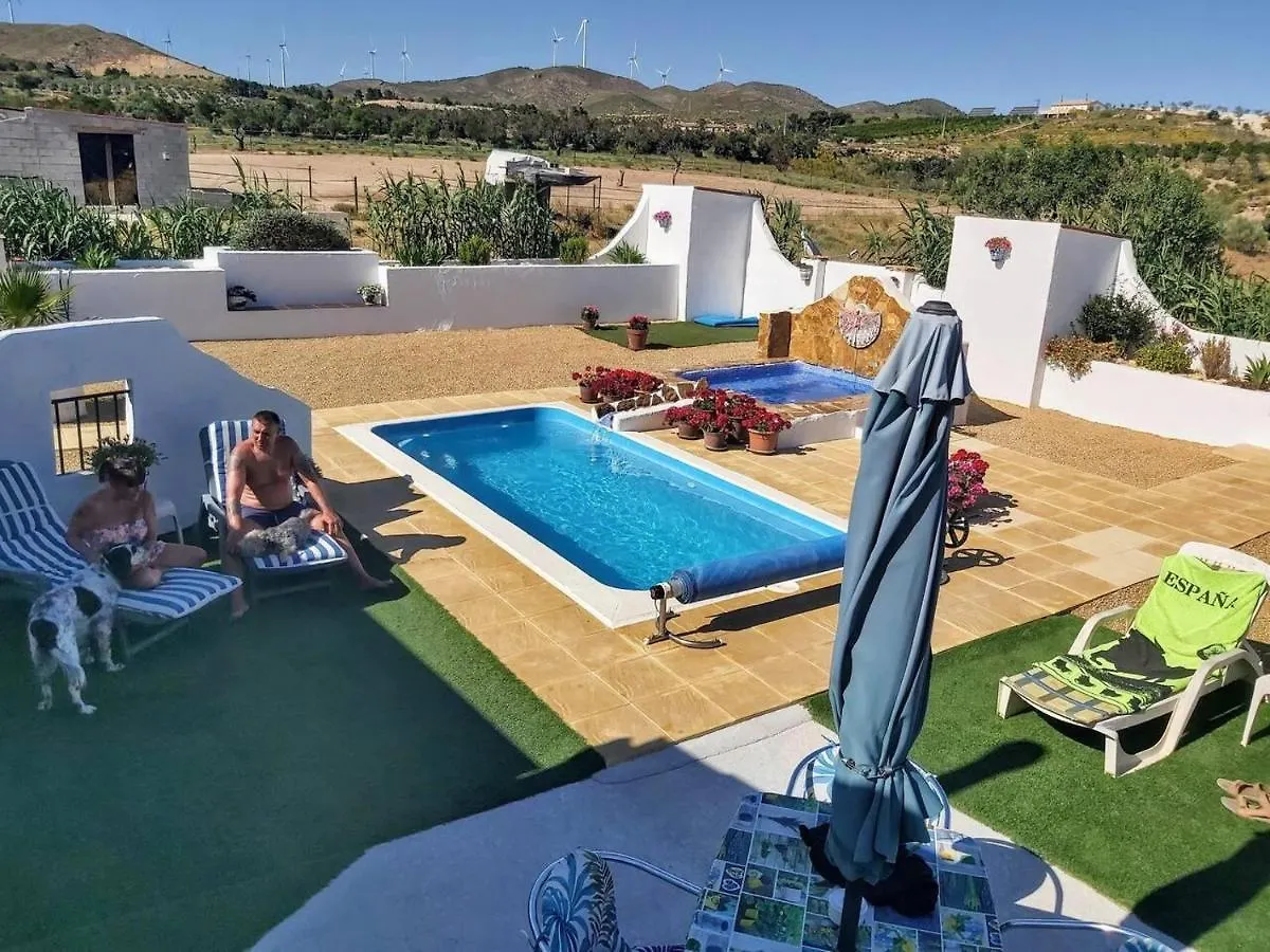 2-Bed Villa With Pool Garden & Parking Near Seron