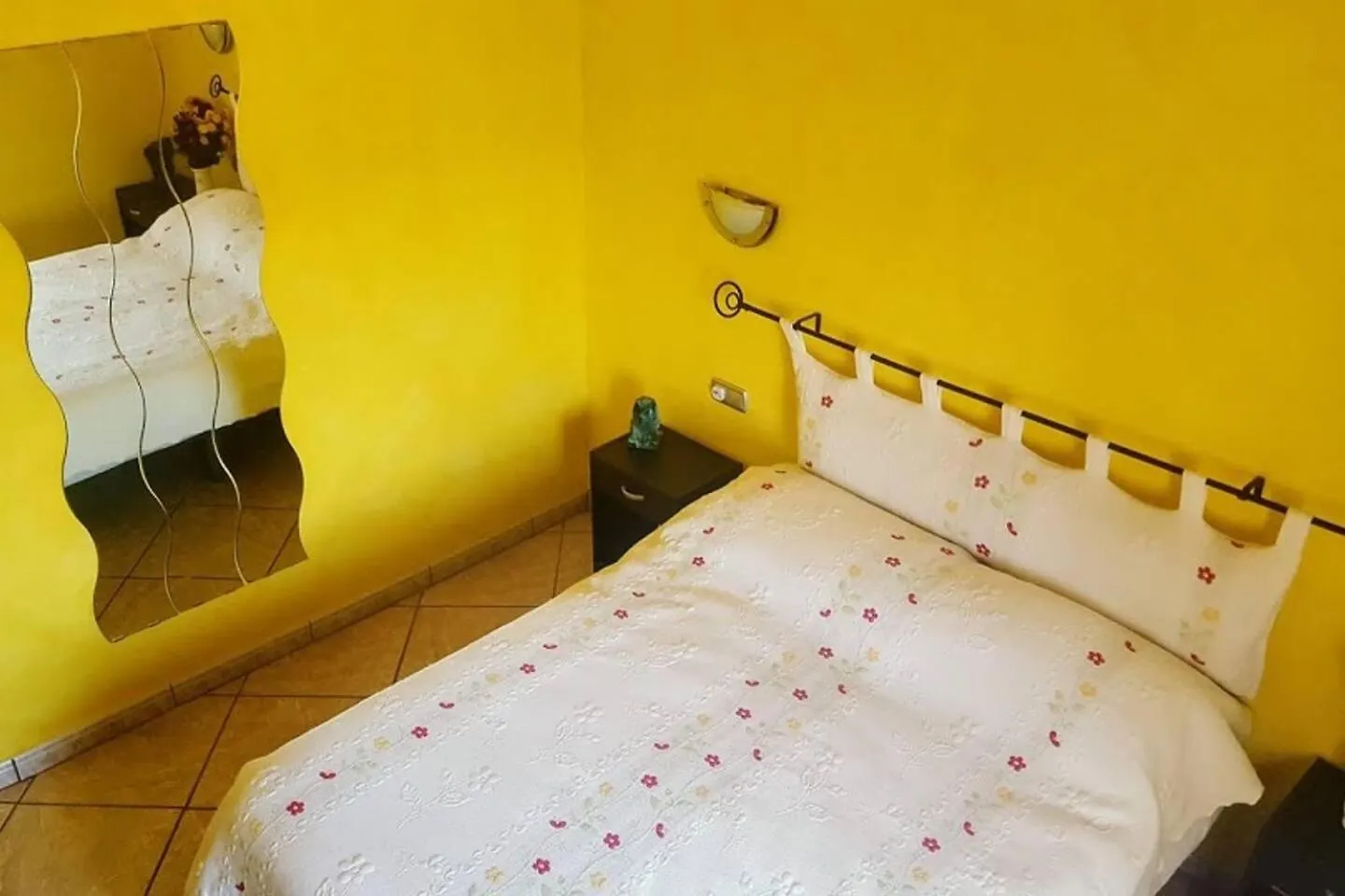 2-Bed Villa With Pool Garden & Parking Near Seron